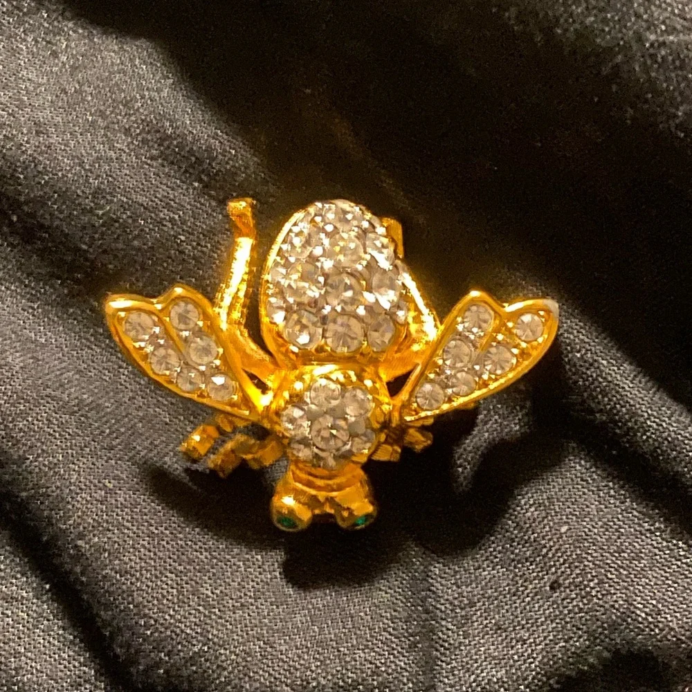 Sparkling Figural Bee Pin JOAN RIVERS Signed Clear Crystal Swarovski 14KGP